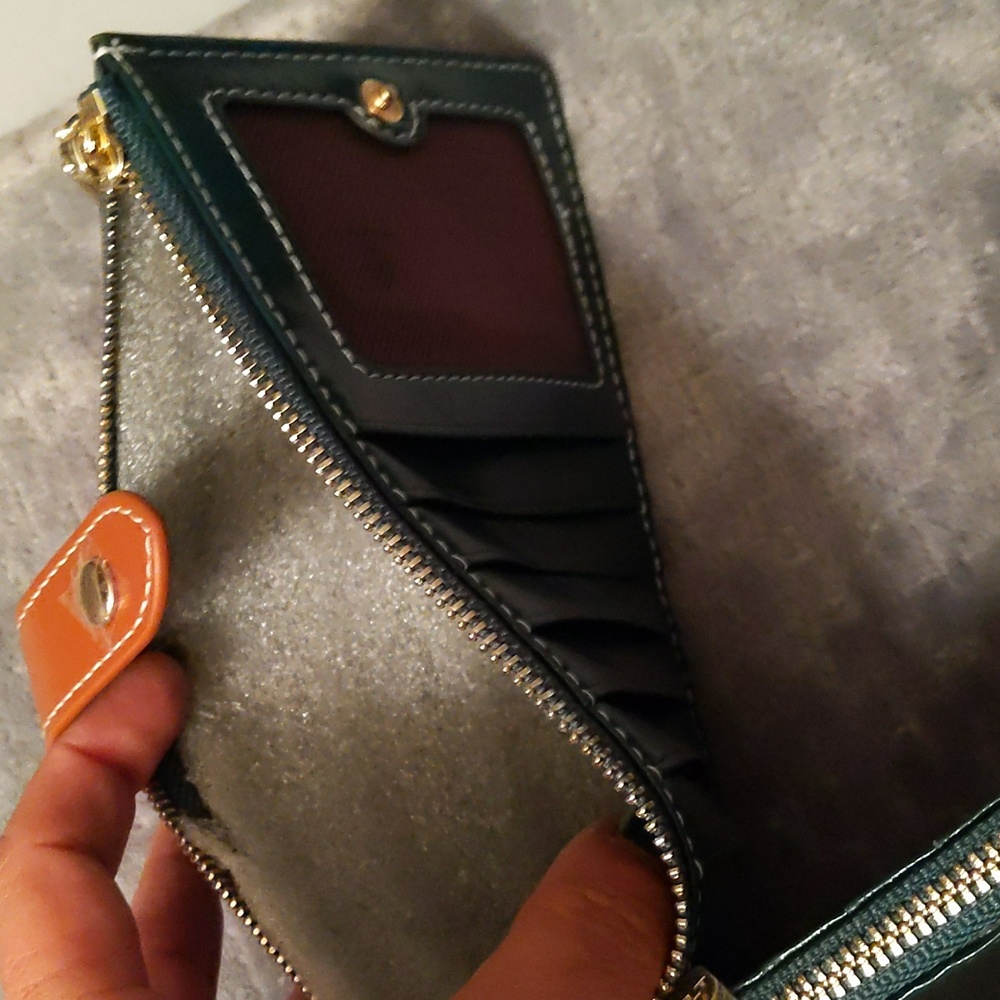 NWOT Andoilt Leather RFID block Long Wallet in Green & Brown with Gold Hardware - Picture 7 of 11